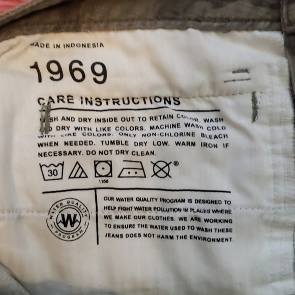 Gap Camo Capris - Picture 5 of 6